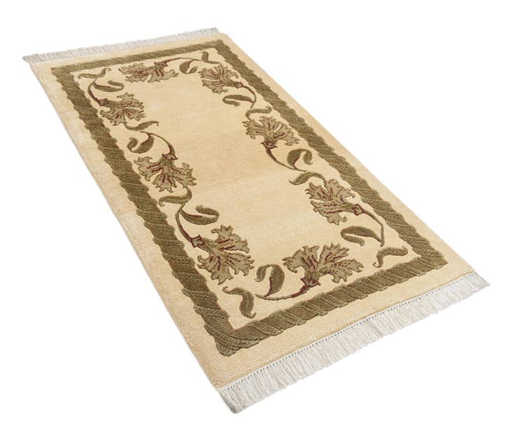 Detail image of 2' 7 x 4' 8 Hand Knotted Darya Wool Rug