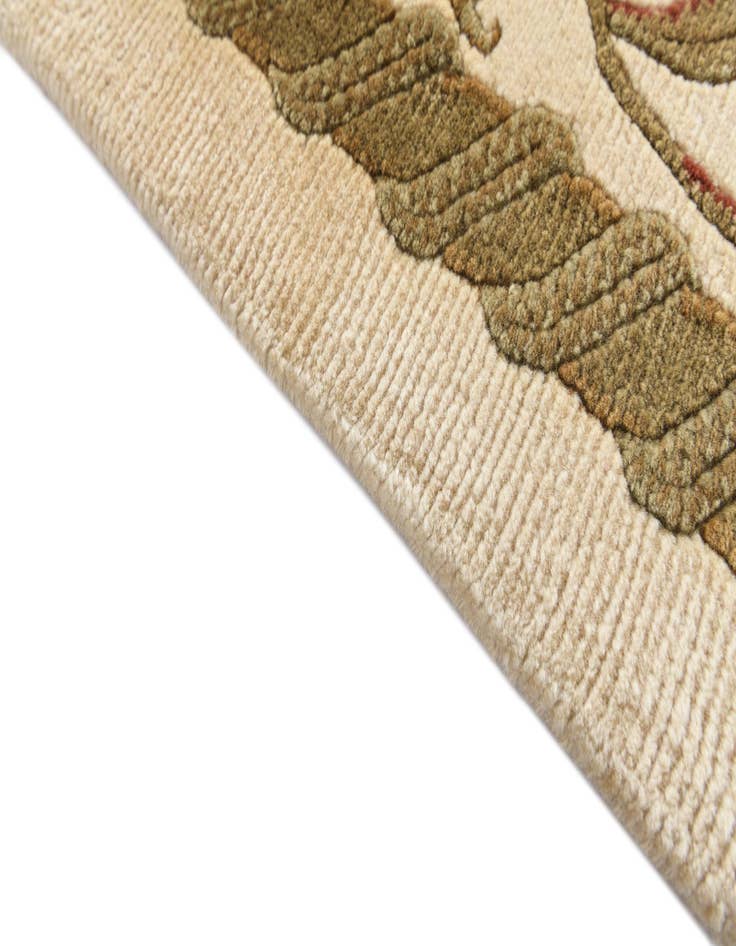 Detail image of 2' 7 x 4' 8  Hand Knotted Darya Wool Rug