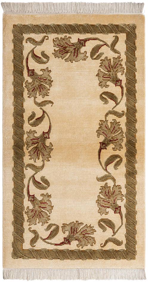 Detail image of 2' 7 x 4' 8 Hand Knotted Darya Wool Rug
