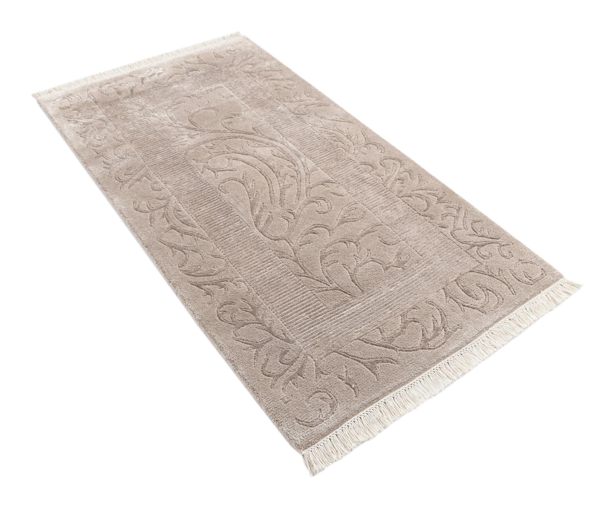 2' 8 x 5' Hand Knotted Darya Wool Rug