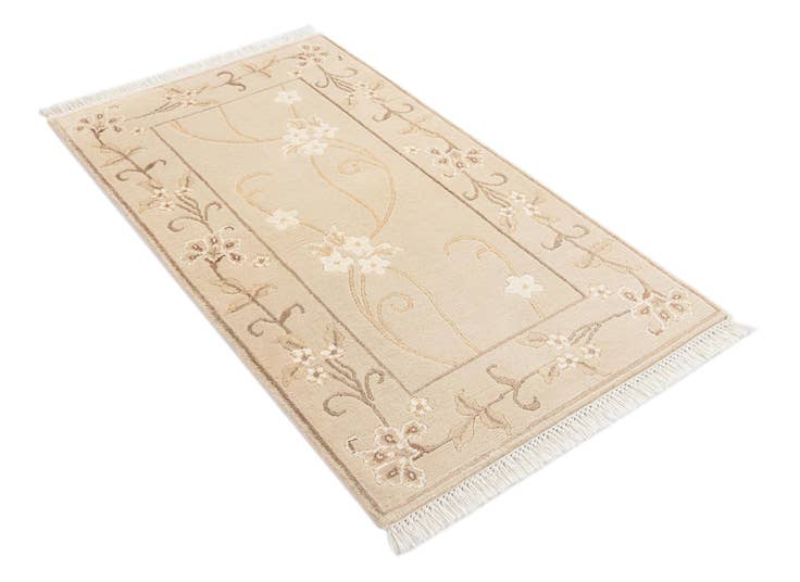 Detail image of 2' 7 x 4' 8 Hand Knotted Darya Wool Rug