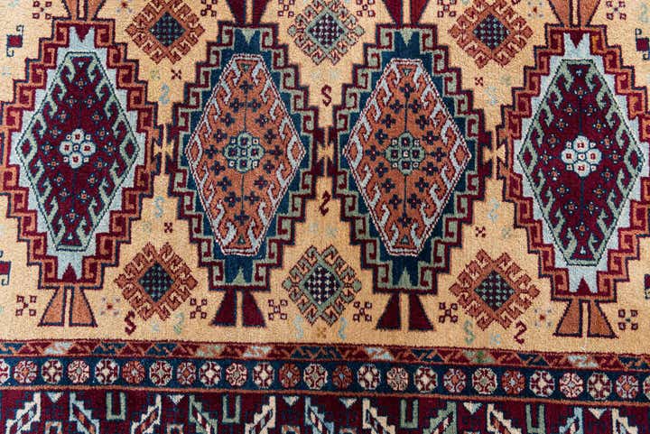 4' 1 x 6' Hand Knotted Kazak Wool Rug