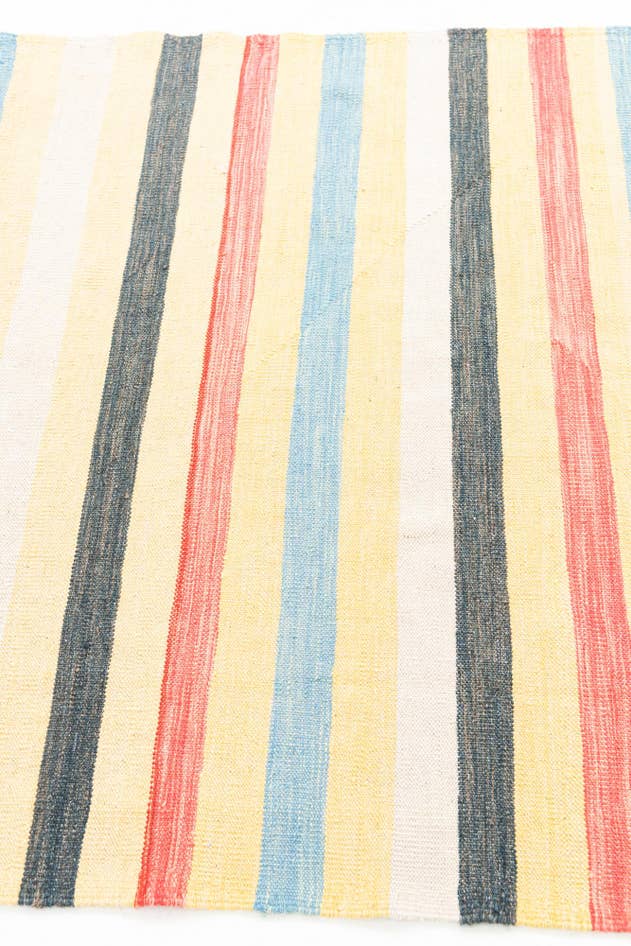 Detail image of 3' 10 x 5' 10 Hand Woven Kilim Maymana Wool Rug
