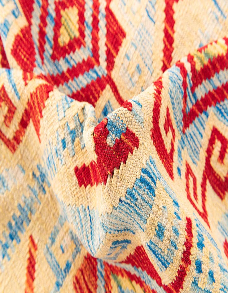 Detail image of 3' 5 x 6' 6  Hand Woven Kilim Maymana Wool Rug