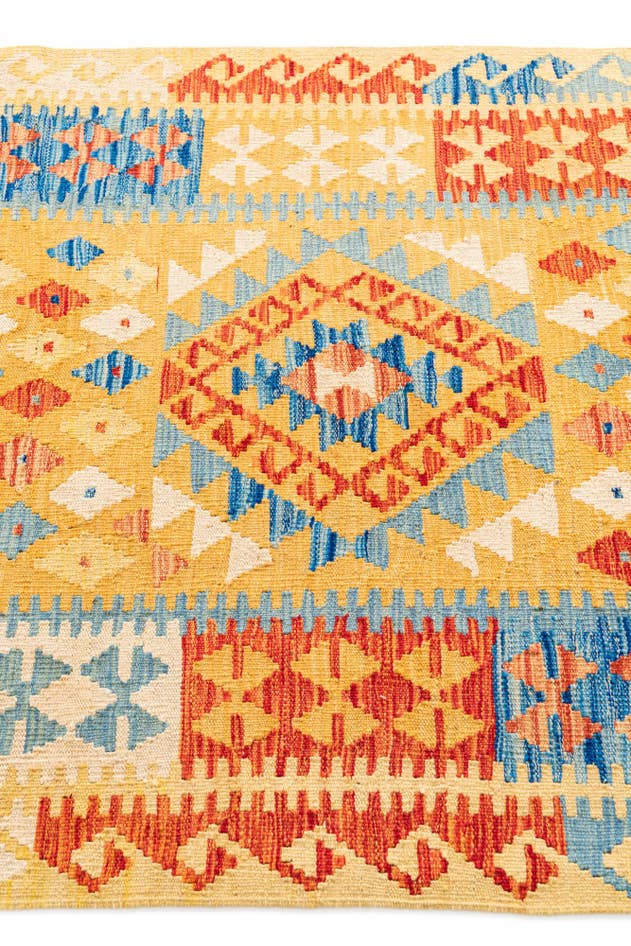 Detail image of 3' 6 x 6' 9 Hand Woven Kilim Maymana Wool Rug