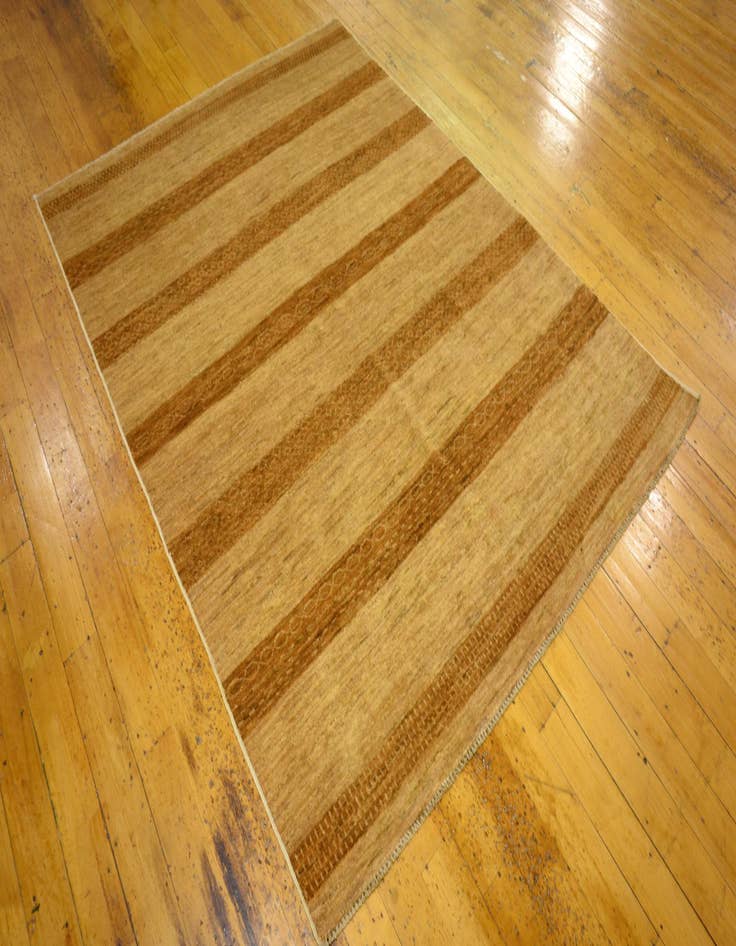 Detail image of 4' 10 x 6' 5 Hand Knotted Modern Ziegler Oriental Rug