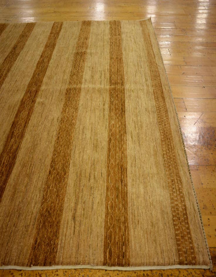 Detail image of 4' 10 x 6' 5 Hand Knotted Modern Ziegler Oriental Rug