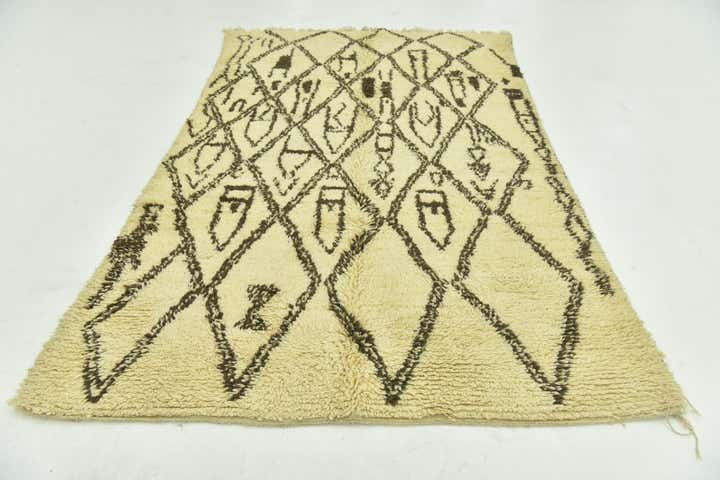 5' 6 x 9' 3 Hand Knotted Moroccan Wool Rug