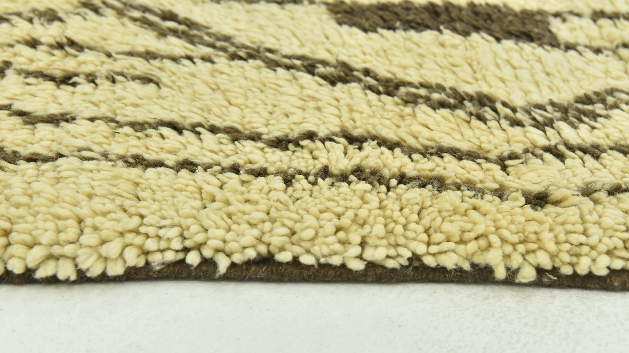 5' 6 x 9' 3 Hand Knotted Moroccan Wool Rug