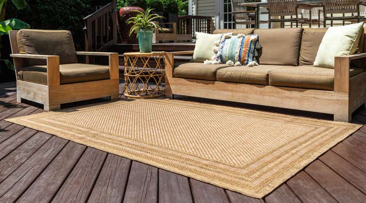 3' 3 x 5' Easy-Clean Border Indoor / Outdoor Rug