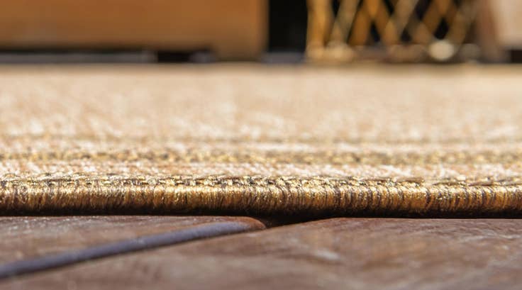 Detail image of 5' 3 x 8' Easy-Clean Border Indoor / Outdoor Rug