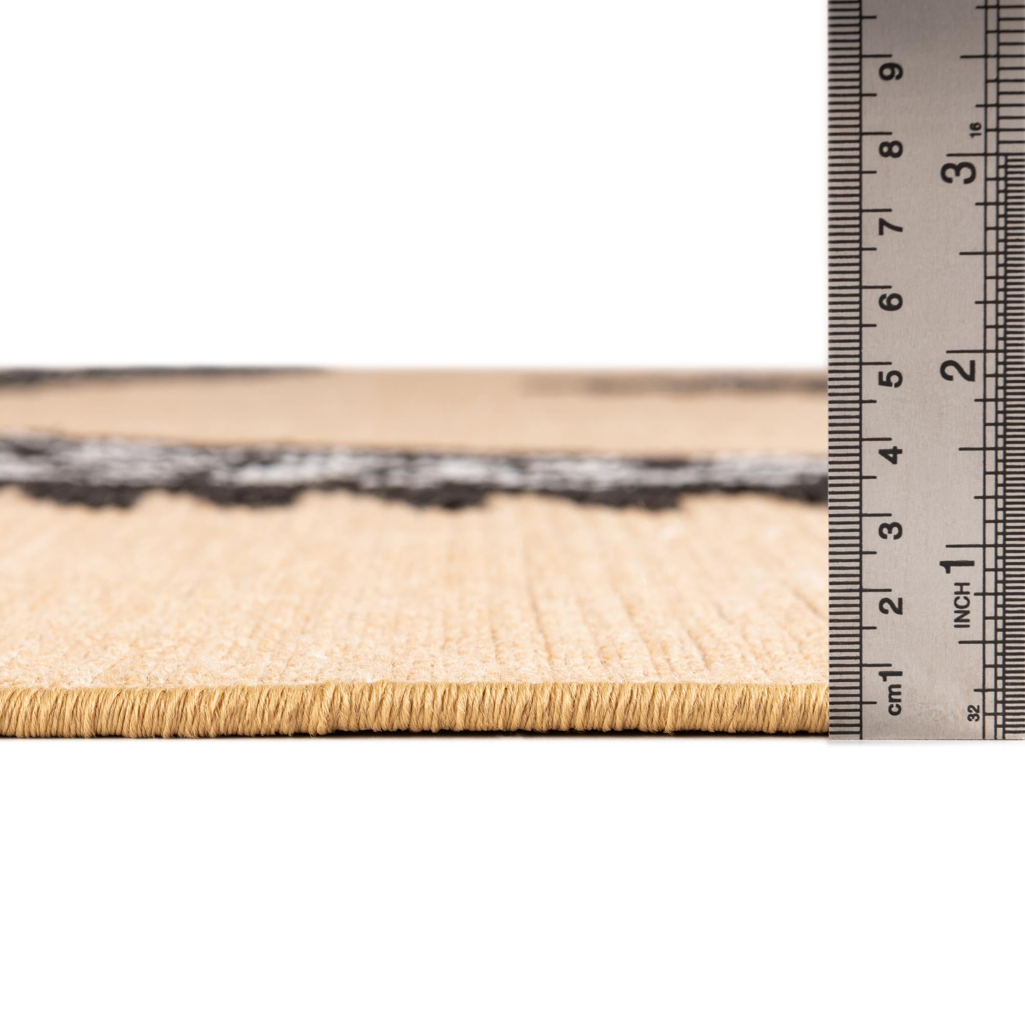 5' 3 x 7' 7 Easy-Clean Indoor / Outdoor Rug