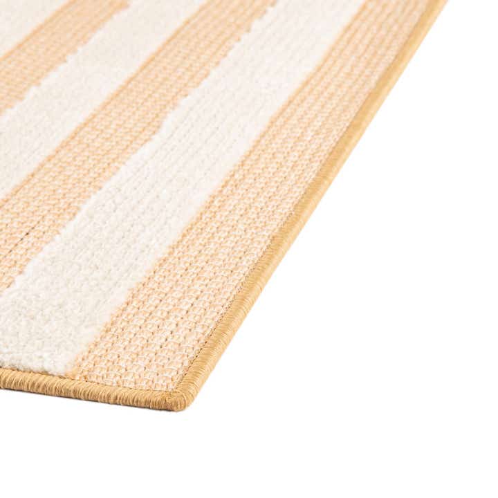 5' 3 x 7' 7 Easy-Clean Indoor / Outdoor Rug