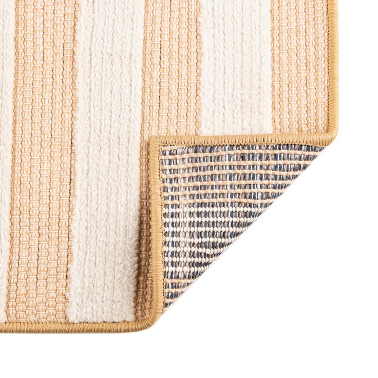 Detail image of 5' 3 x 7' 7 Easy-Clean Indoor / Outdoor Rug