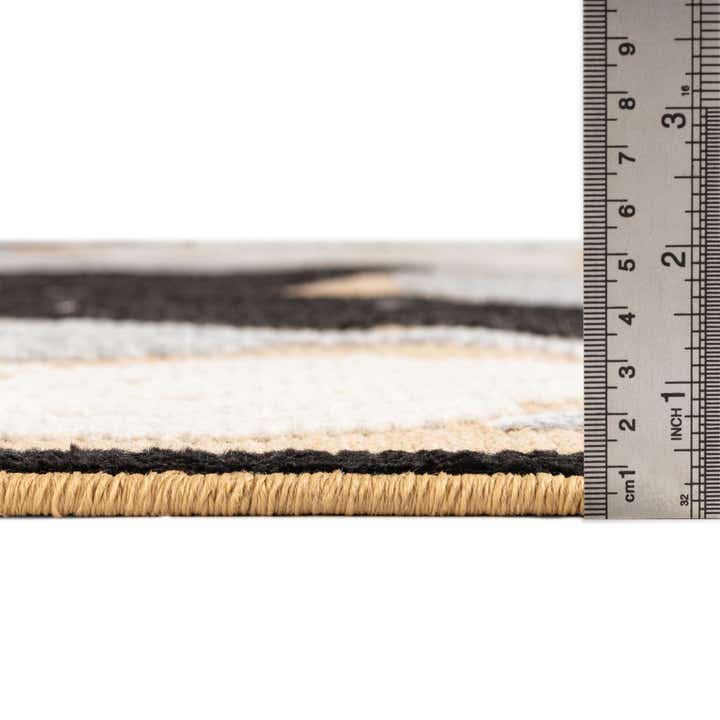 5' 3 x 7' 7 Easy-Clean Indoor / Outdoor Rug