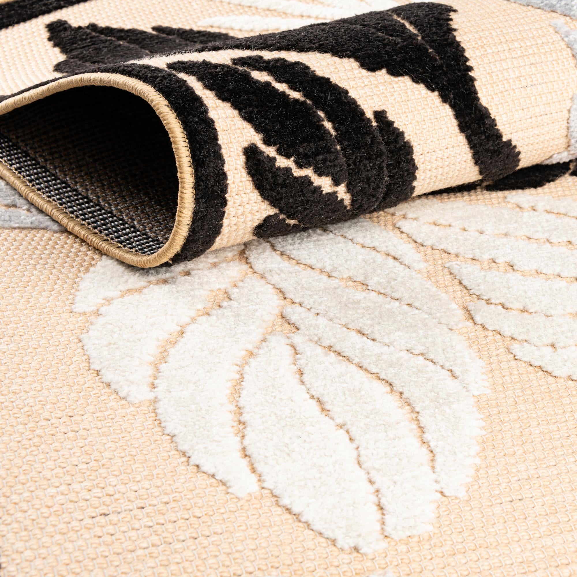 5' 3 x 7' 7 Easy-Clean Indoor / Outdoor Rug