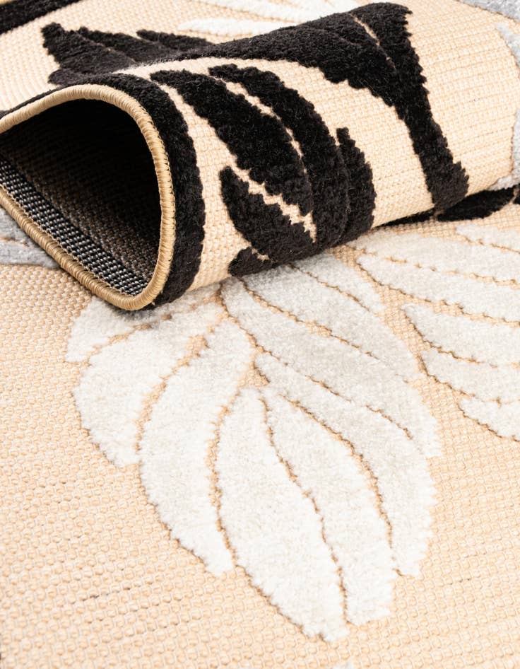 Detail image of 5' 3 x 7' 7  Washable  Indoor / Outdoor Rug