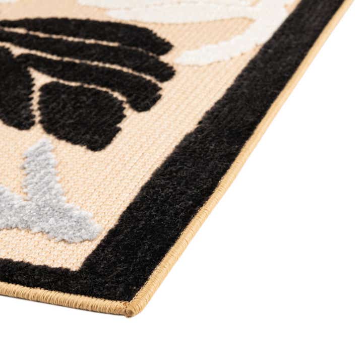 5' 3 x 7' 7 Easy-Clean Indoor / Outdoor Rug