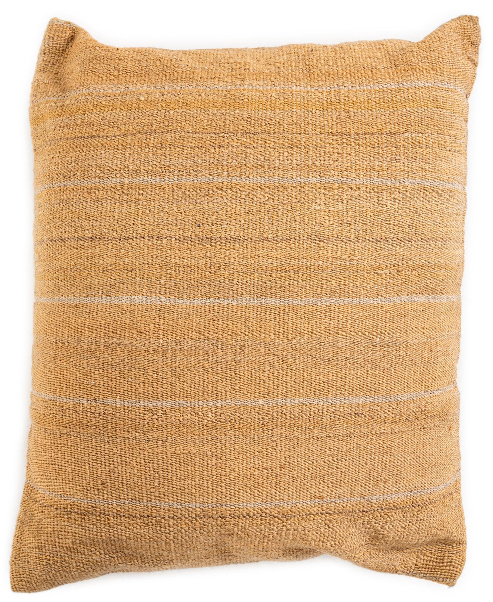 1' 4 x 1' 6 Hand Woven Pillow Wool Rug