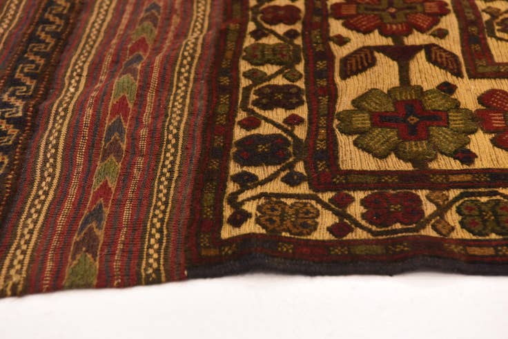 Detail image of 6' 7 x 9' 10 Hand Knotted Sumak Oriental Wool Rug