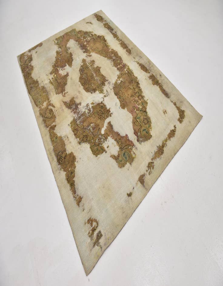 Detail image of 5' 10 x 7' 10 Hand Knotted Ultra Vintage Persian Wool Rug