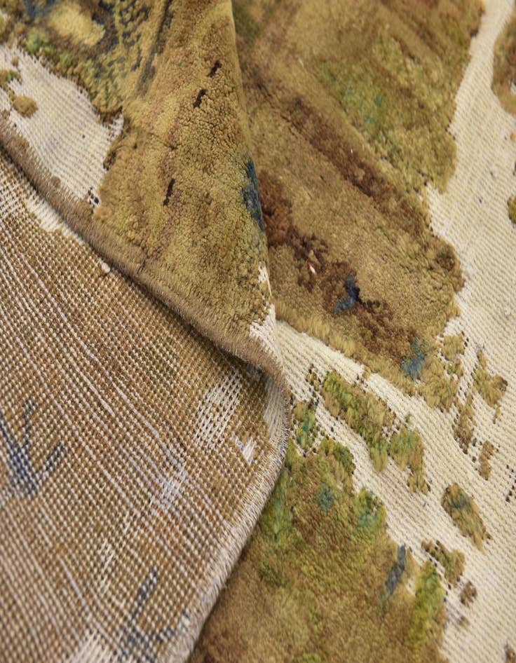 Detail image of 5' 7 x 8' 8  Hand Knotted Ultra Vintage Persian Wool Rug