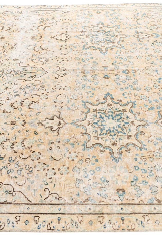 Detail image of 7' 1 x 10' 8 Hand Knotted Ultra Vintage Wool Rug