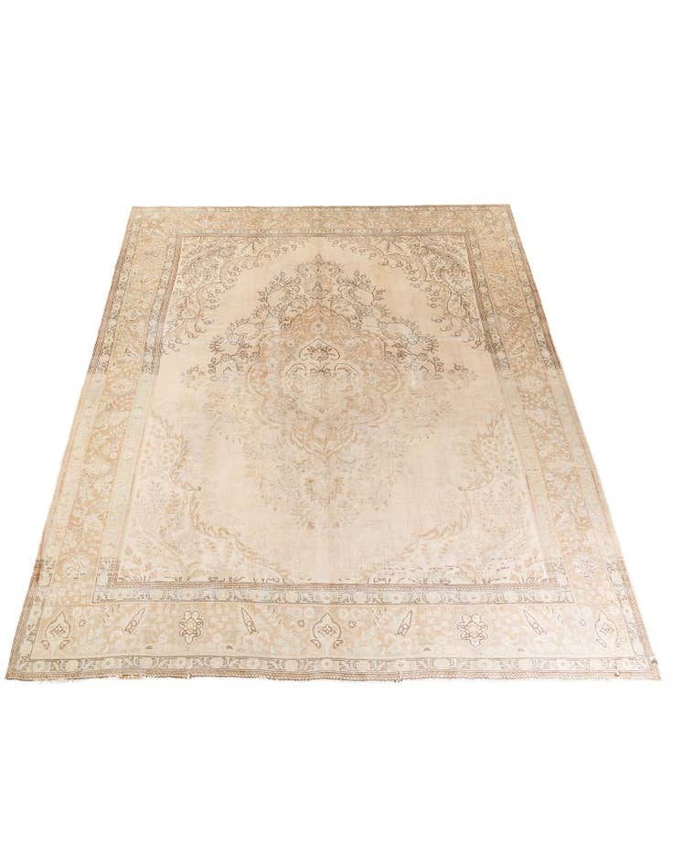 Detail image of 10' x 13' 3 Hand Knotted Ultra Vintage Wool Rug