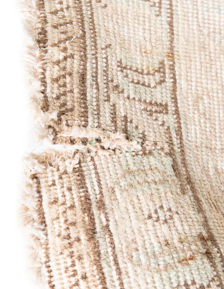 Detail image of 10' x 13' 3 Hand Knotted Ultra Vintage Wool Rug