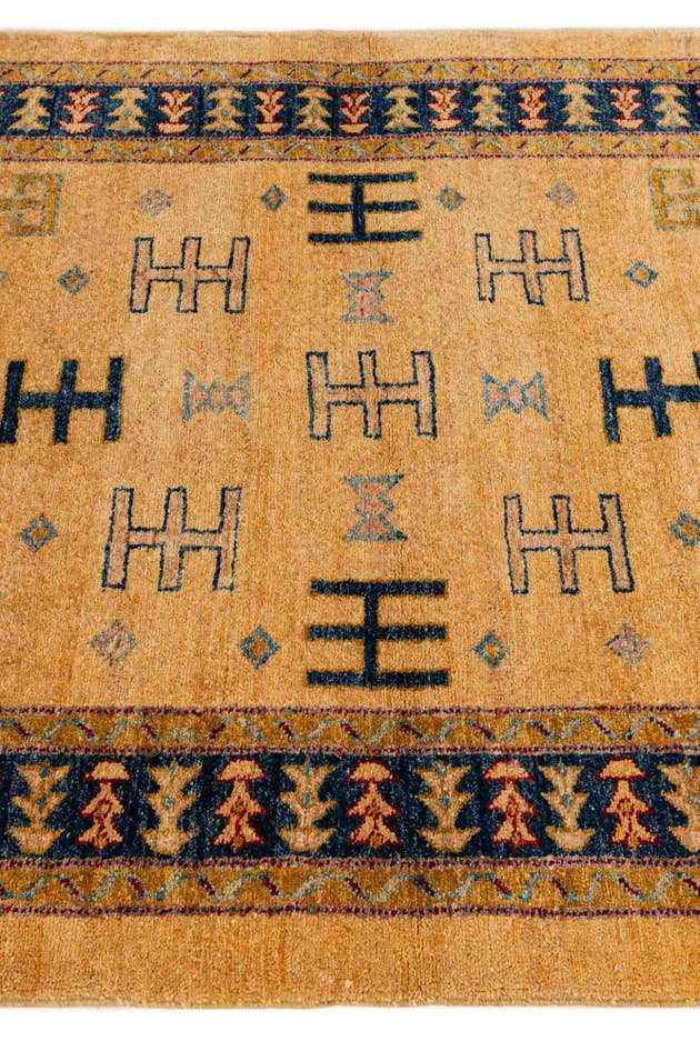 Detail image of 3' 4 x 5' 1 Hand Knotted Ziegler Wool Rug