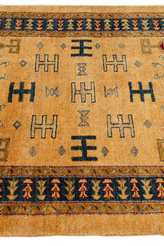 Detail image of 3' 4 x 4' 8 Hand Knotted Ziegler Wool Rug
