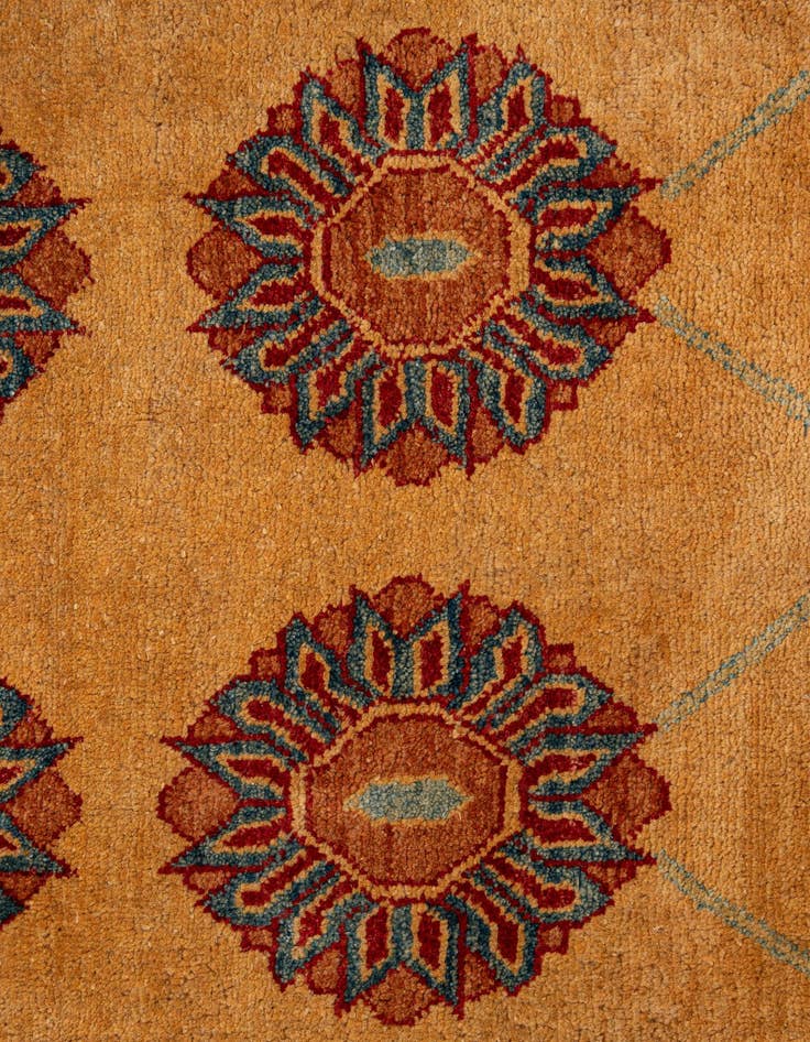 Detail image of 5' 9 x 7' 10  Hand Knotted Ziegler Wool Rug