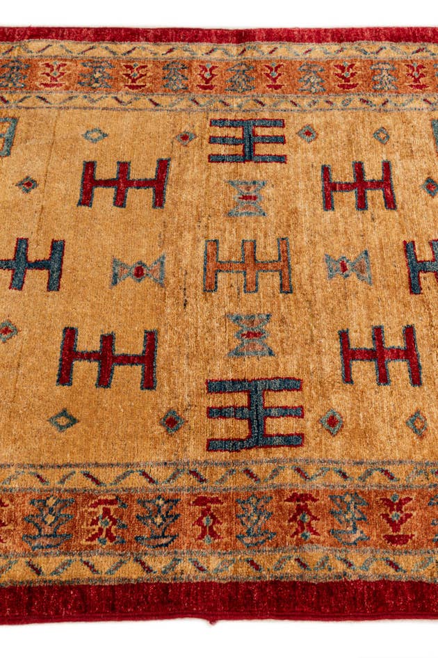 Detail image of 3' 3 x 5' 4 Hand Knotted Ziegler Wool Rug