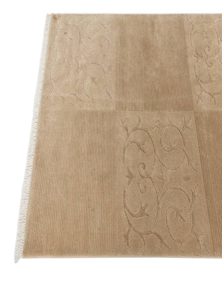 Detail image of 3' 3 x 6' 9  Hand Knotted Darya Wool Runner Rug