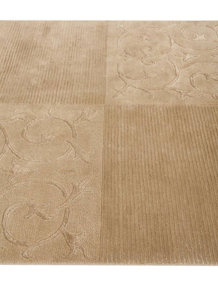 Detail image of 3' 3 x 6' 9  Hand Knotted Darya Wool Runner Rug