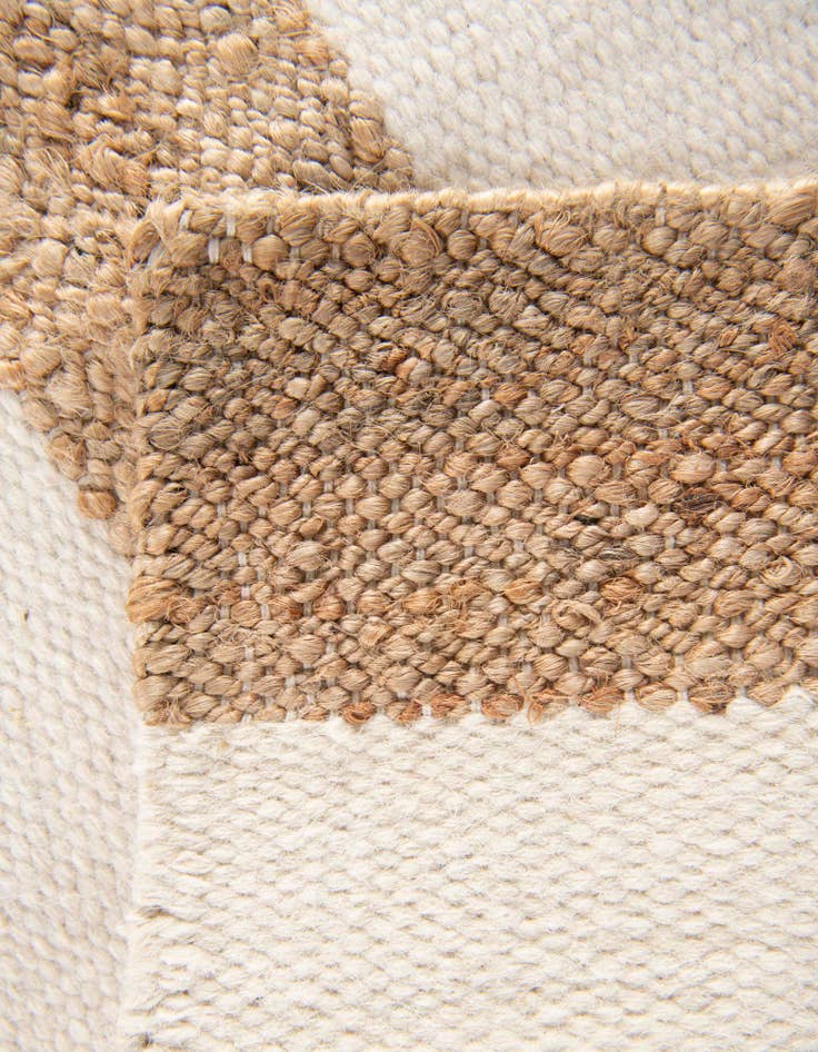 Detail image of 2' x 3' 1 Jill Zarin Hamptons Rug