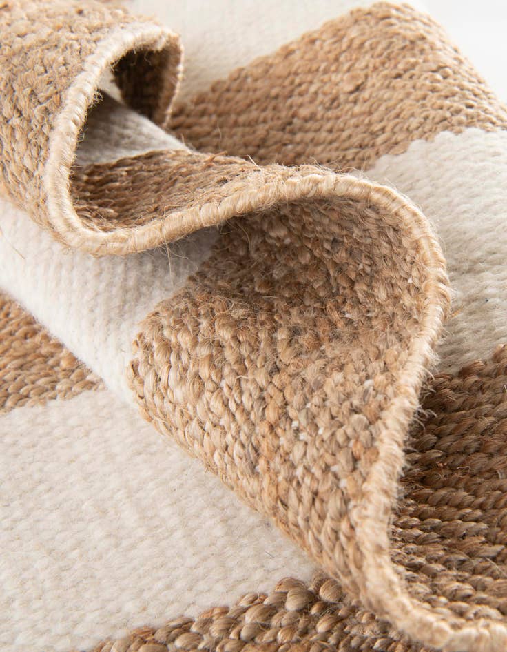 Detail image of 2' x 3' 1 Jill Zarin Hamptons Rug
