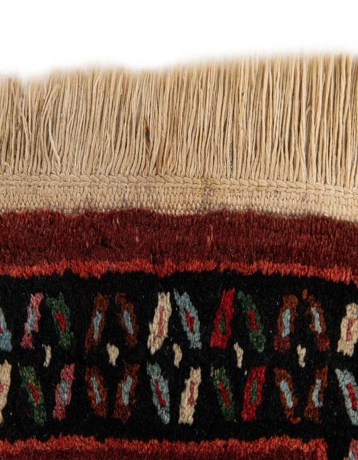 Detail image of 1' x 3' 1 Hand Knotted Hamedan Wool Square Rug