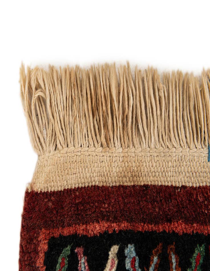 Detail image of 1' x 3' 1 Hand Knotted Hamedan Wool Square Rug