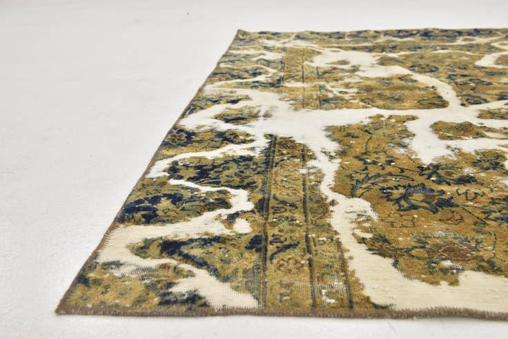 Detail image of 6' 6 x 7' 8 Hand Knotted Ultra Vintage Persian Wool Square Rug
