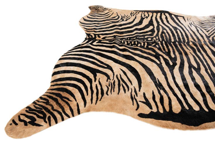 Detail image of 6' 6 x 7' Cowhide Leather Freeform Rug