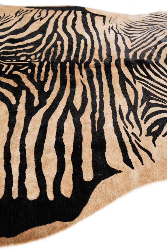6' 6 x 7' Cowhide Leather Freeform Rug