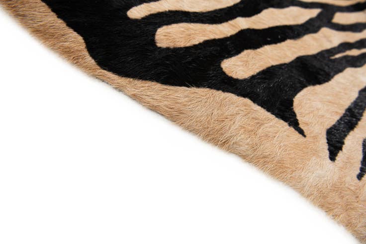 Detail image of 6' 6 x 7' Cowhide Leather Freeform Rug
