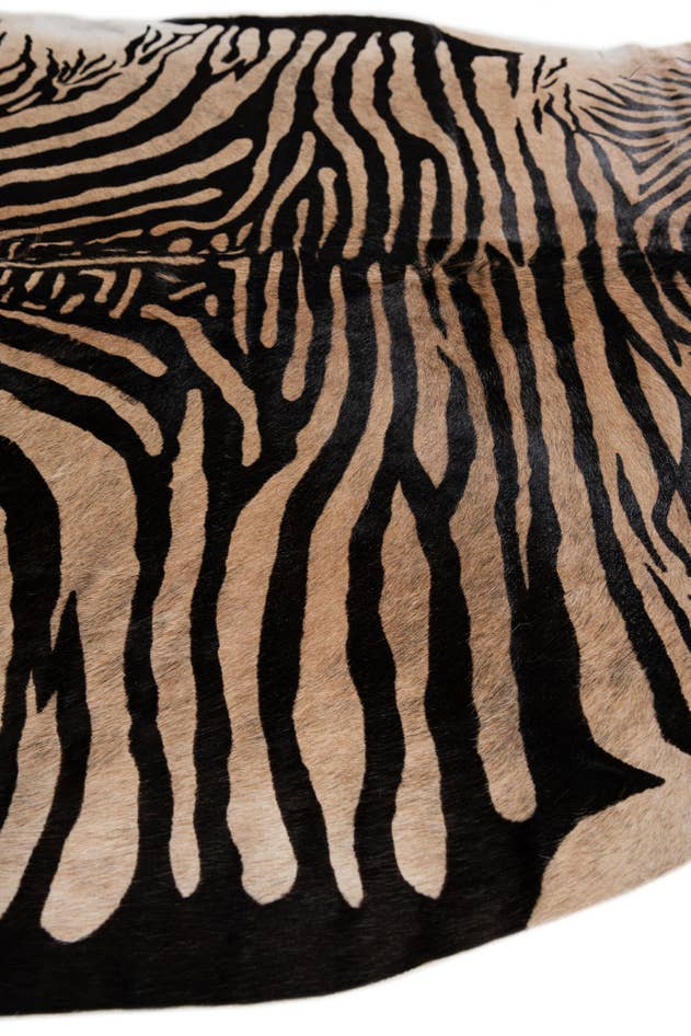 Detail image of 6' 3 x 7' Cowhide Leather Freeform Rug