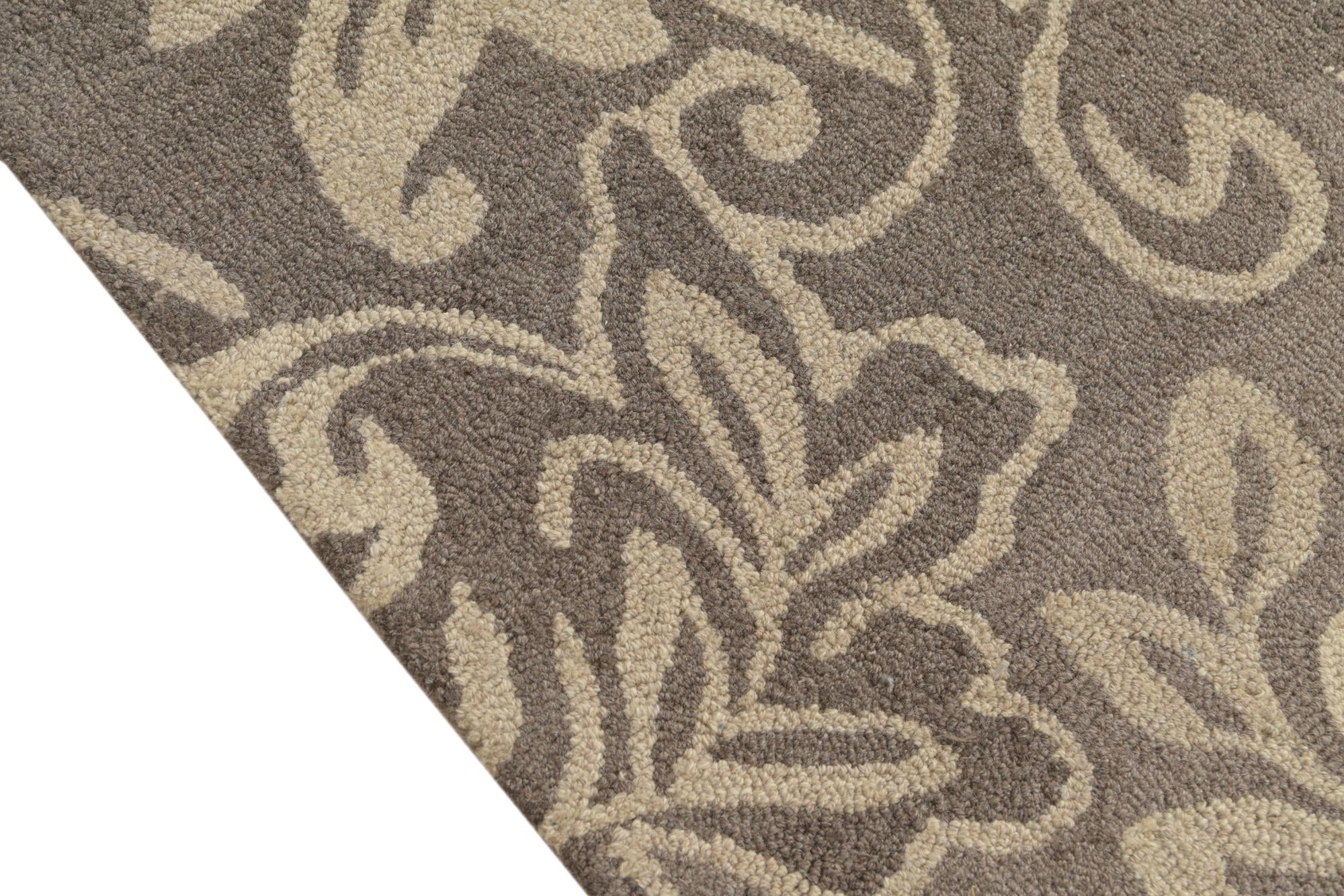 5' 1 x 8' Agra Wool Rug