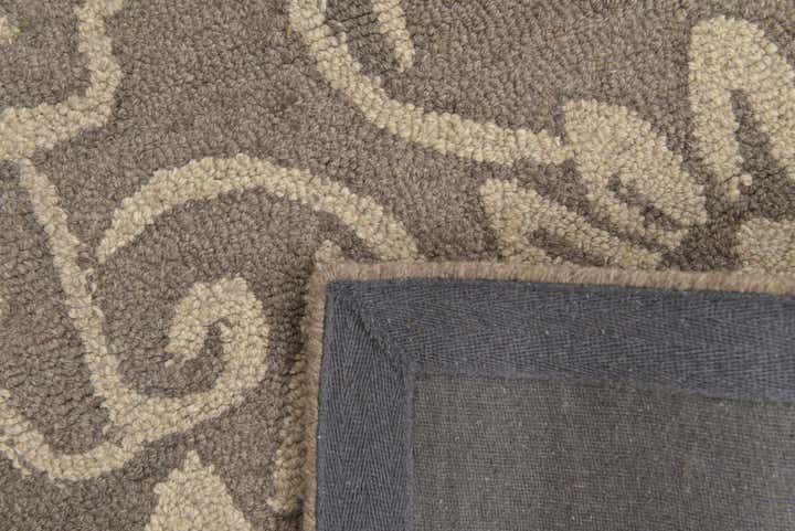 5' 1 x 8' Agra Wool Rug