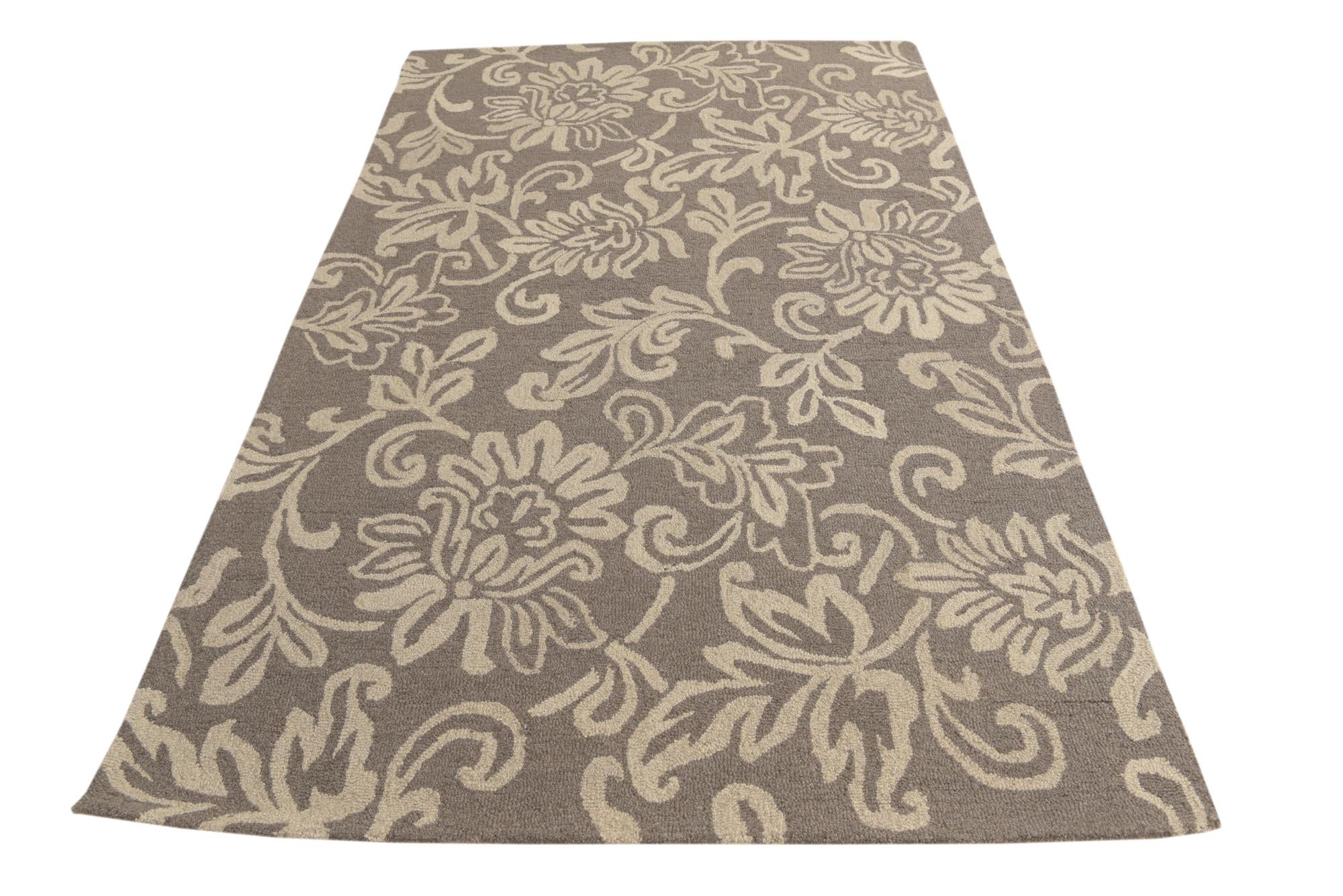 5' x 8' Agra Wool Rug