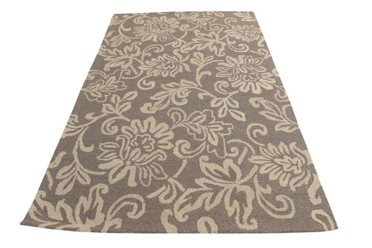 Detail image of 5' x 8' Agra Wool Rug