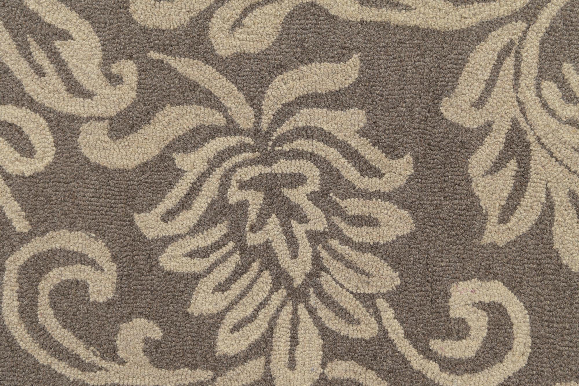 5' x 8' Agra Wool Rug