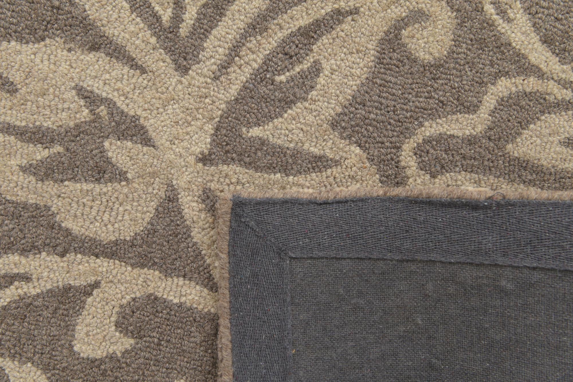 5' x 8' Agra Wool Rug